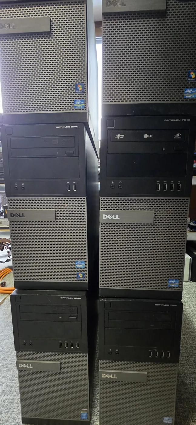 Angekaufte Dell-OptiPlex-Rechner gestapelt in der RefurbIT-Werkstatt in Hofbieber